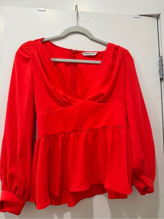 Amanda Uprichard Tops - Amanda Uprichard v-neck blouse - S
